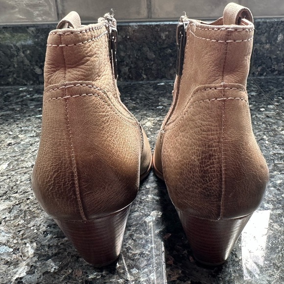 FRYE Reina Heeled Western Ankle  Bootie in Tan Ash Leather Women’s Size 6.5 - Picture 9 of 15